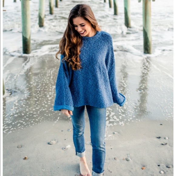 Cuddle Up Sweater Sweatshirt Blue 